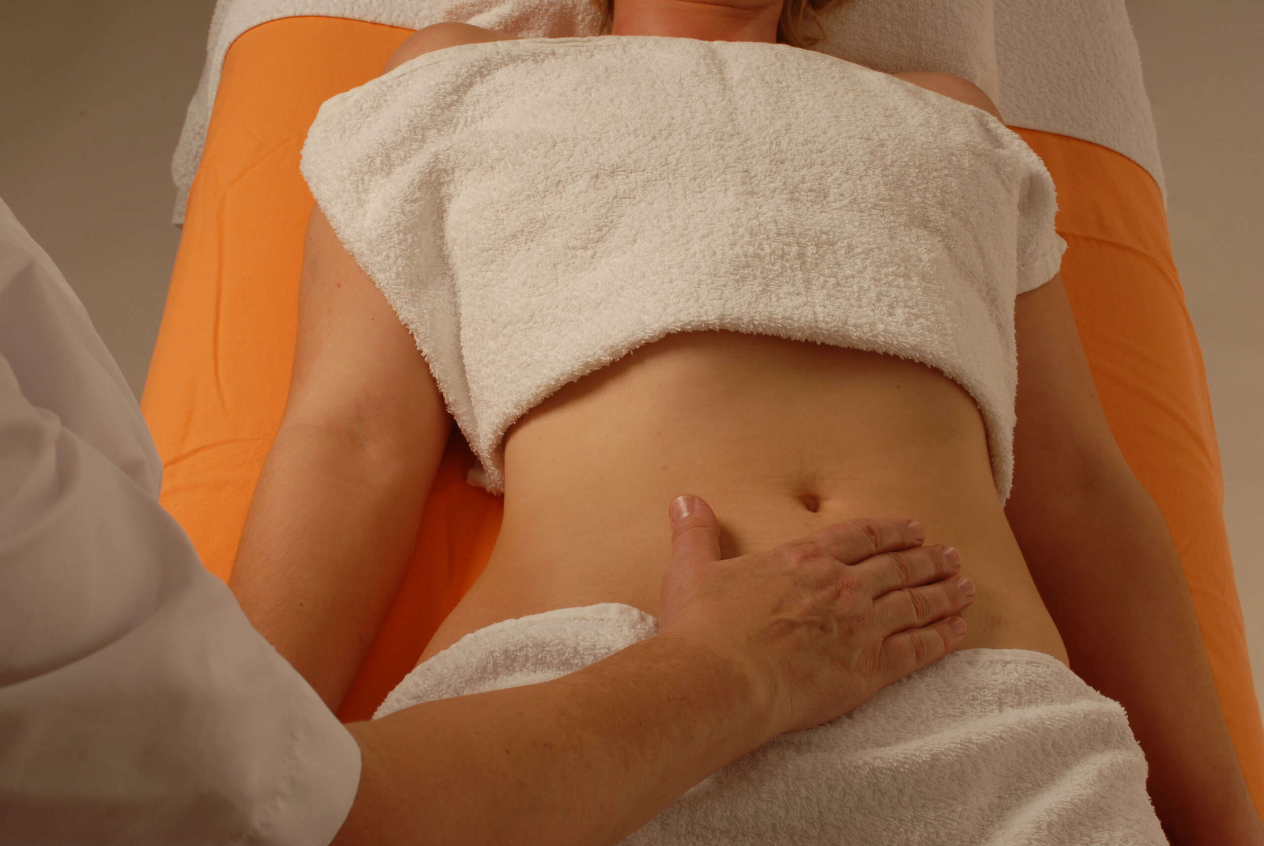 Sanfte Bauchmassage
