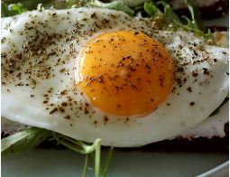 Frühstück mit Ei Frühstück mit Ei