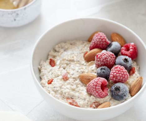 Muesli mit Obst mach muede Muesli mit Obst mach muede