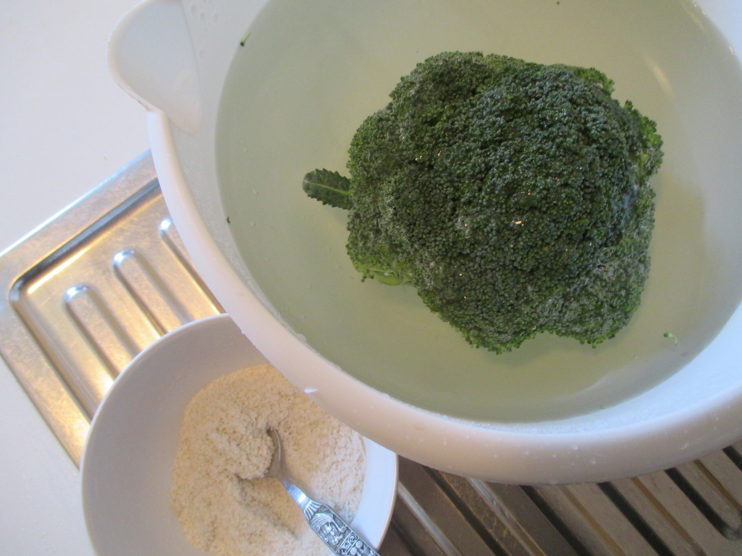 Broccoli in Salzwasser